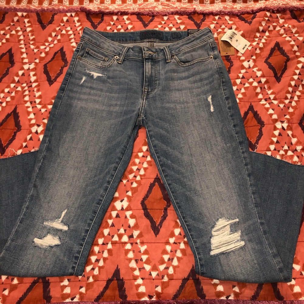 Lucky Brand mid rise size 6 skinny jeans